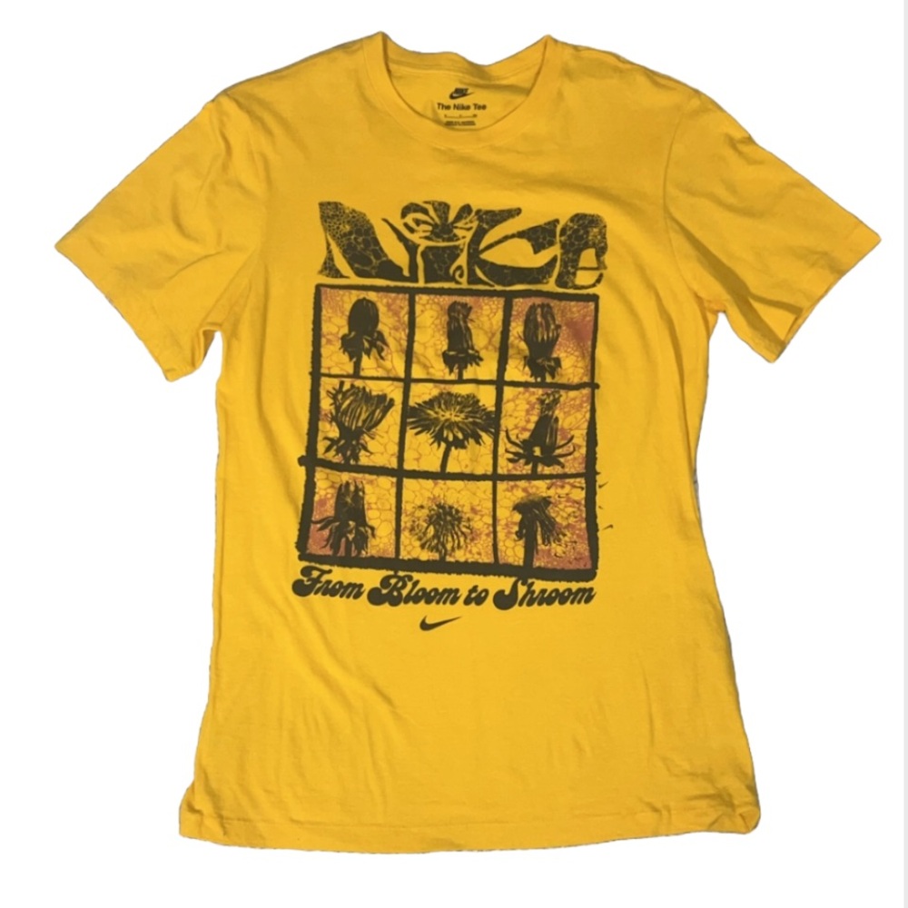 Nike Men's Black and Yellow T-shirt